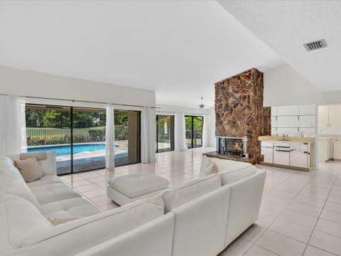 5302 Piping Rock Drive, Boynton Beach FL - photo 7 of 44