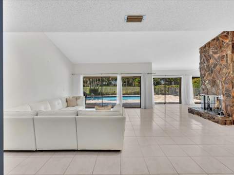 5302 Piping Rock Drive, Boynton Beach FL - photo 8 of 44
