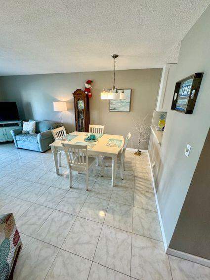 2615 Garden Drive #101, Lake Worth FL - photo 8 of 42
