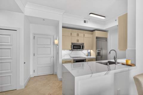 550 Okeechobee Boulevard #Uph-04, West Palm Beach FL - photo 13 of 75