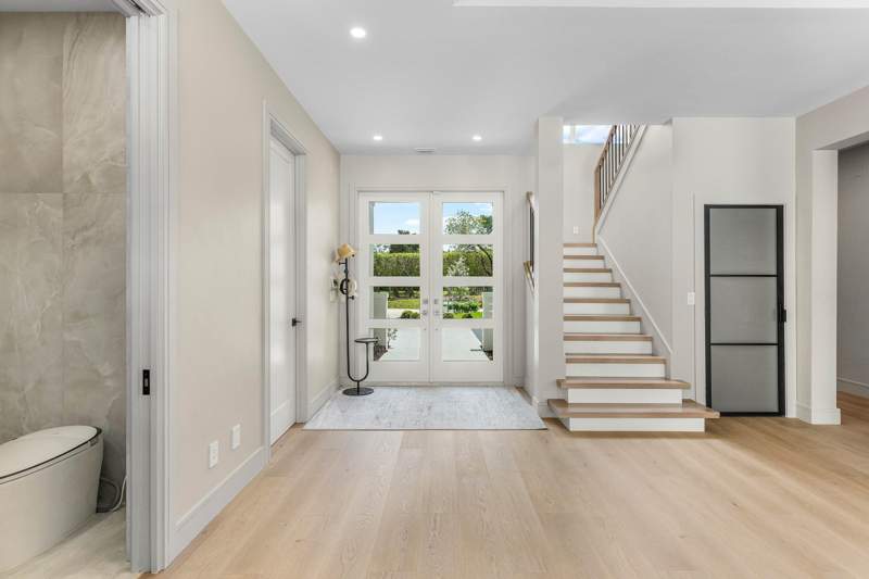 4 bedroom Single Family Residence at 9701 Spray Drive, Breakers West 9, West Palm Beach — photo 4