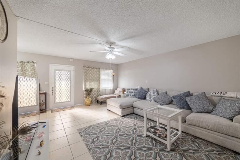 2 bedroom Condominium at 1902 Bermuda Circle, BERMUDA VILLAGE B CONDO, Coconut Creek — photo 4