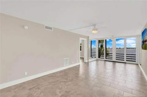 1950 SW Palm City Road #14-305, Stuart FL - photo 13 of 58
