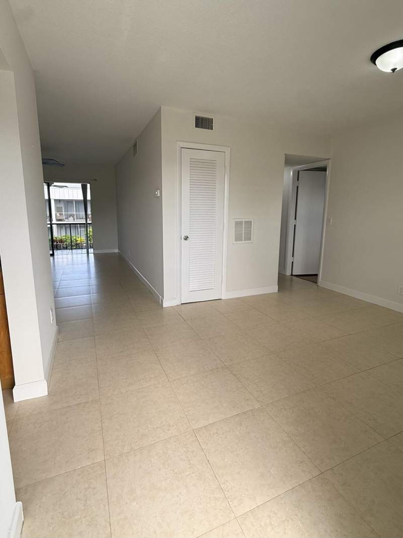 2 bedroom Condominium at 875 NW 13th Street #405, Centre Hill Courts Condo, Boca Raton — photo 4