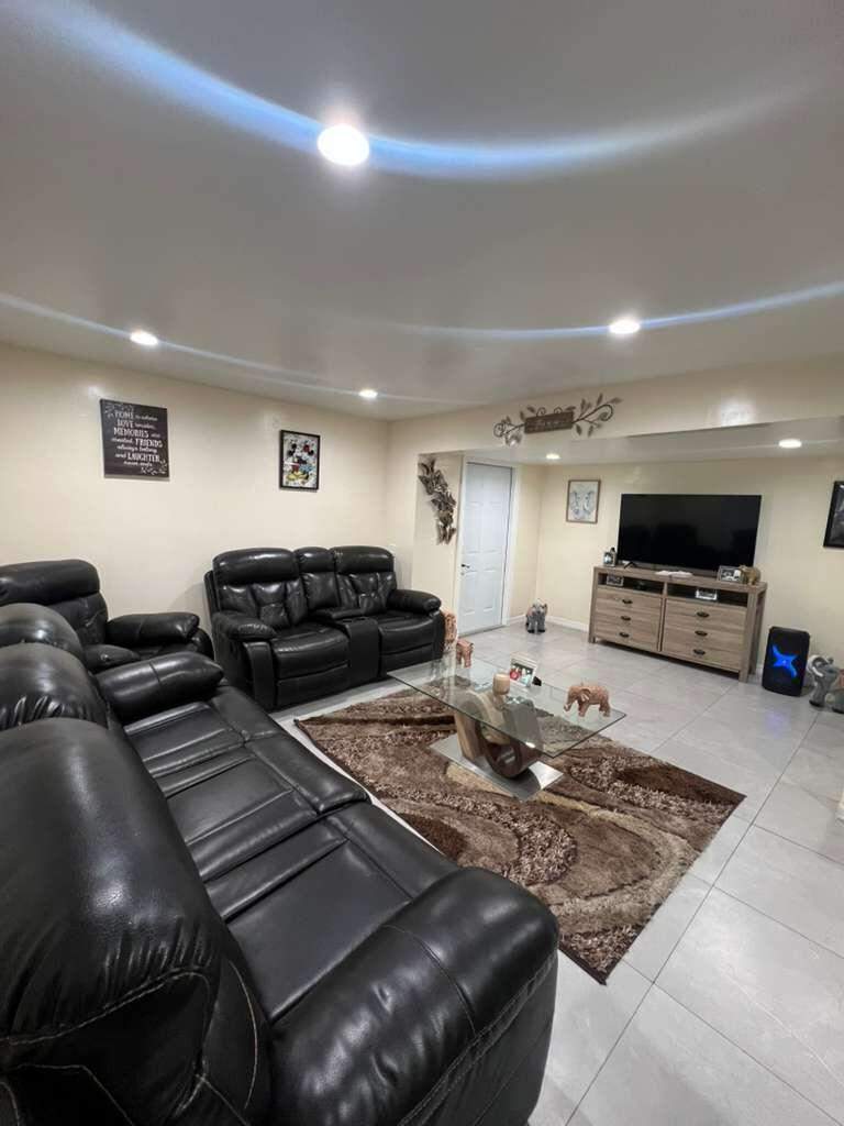 4 bedroom Mobile Home at 1495 Michelle Drive #41, Palm Beach Colony, West Palm Beach — photo 3