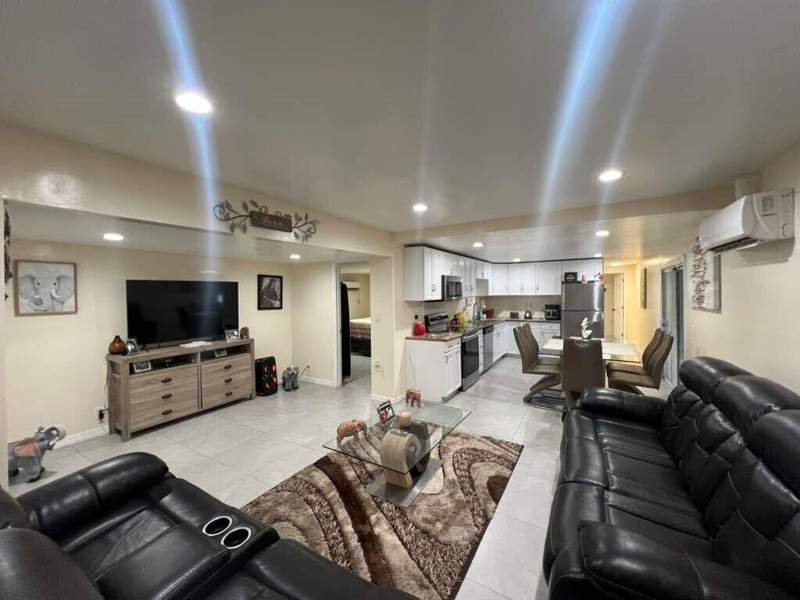 4 bedroom Mobile Home at 1495 Michelle Drive #41, Palm Beach Colony, West Palm Beach — photo 4