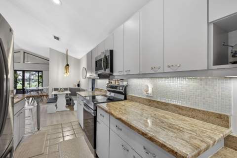 5954 SE Franklin Place, Hobe Sound FL - photo 17 of 40