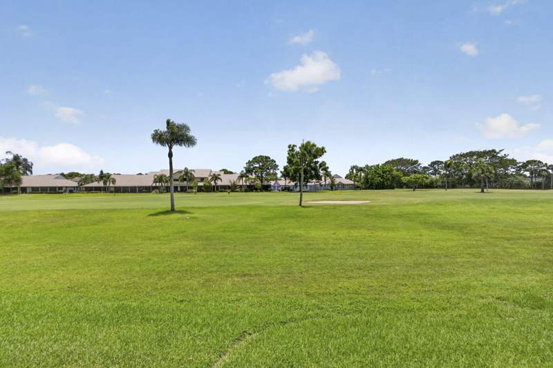 3 bedroom Single Family Residence at 5954 SE Franklin Place, Franklin Wood At Heritage Ridge, Hobe Sound — photo 3