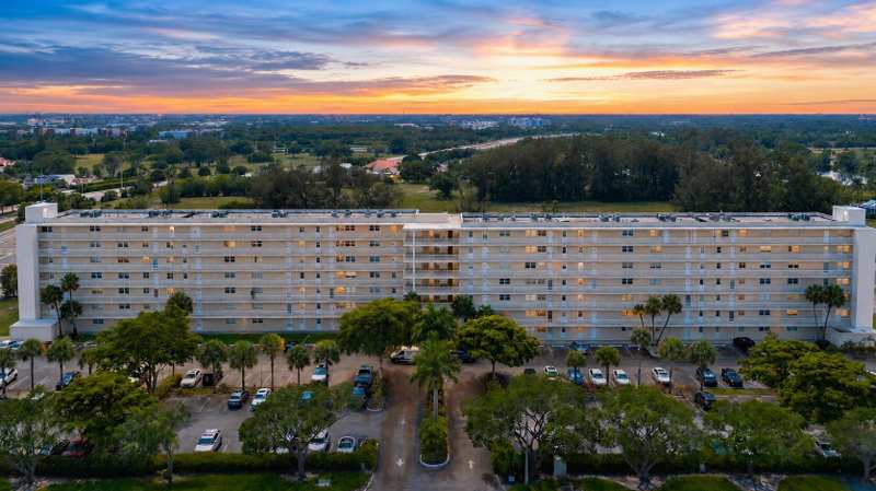2 bedroom Condominium at 5961 NW 2nd Avenue ##302, Boca Teeca Condo 4, Boca Raton — photo 1
