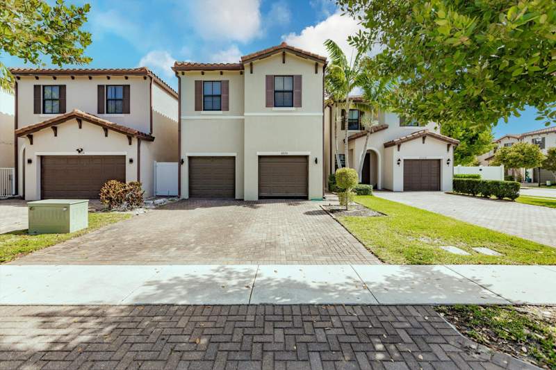 4 bedroom Single Family Residence at 6026 Pine Tree Way #6026, Mediterranea, Riviera Beach — photo 3
