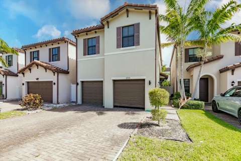 6026 Pine Tree Way #6026, home for sale in Riviera Beach 33410