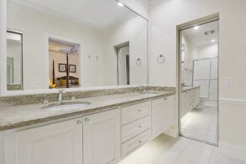77 Laurel Oaks Circle, Tequesta FL - photo 24 of 45