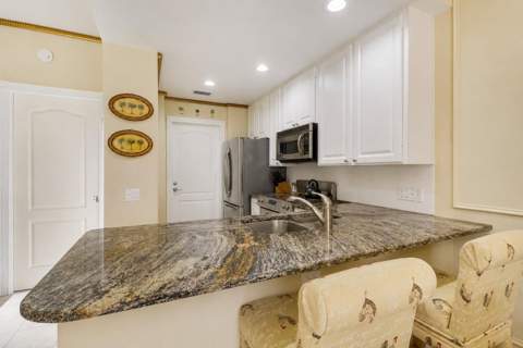 77 Laurel Oaks Circle, Tequesta FL - photo 10 of 45