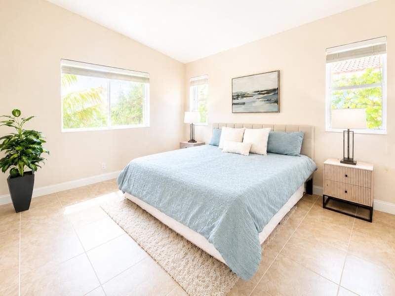 2 bedroom Townhouse at 3022 Laurel Ridge Circle, Thousand Oaks, Riviera Beach — photo 3