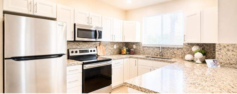 2 bedroom Townhouse at 3022 Laurel Ridge Circle, Thousand Oaks, Riviera Beach — photo 4