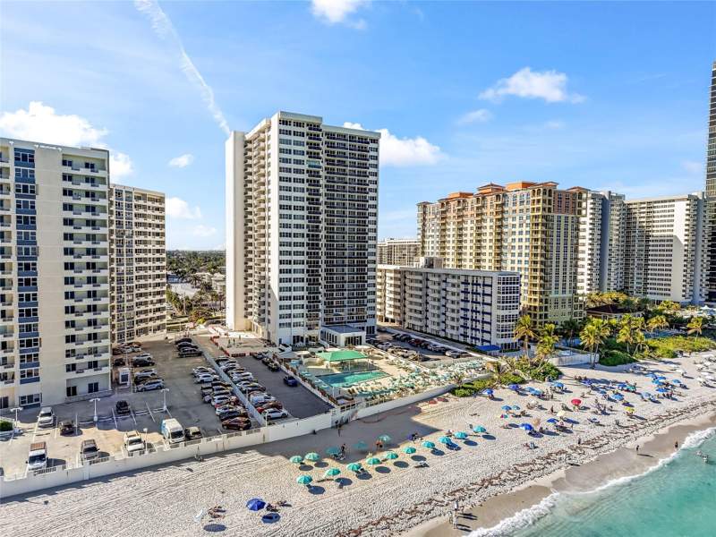 1 bedroom Condominium at 3140 S Ocean Drive #208, Parker Tower Condo, Hallandale Beach — photo 4