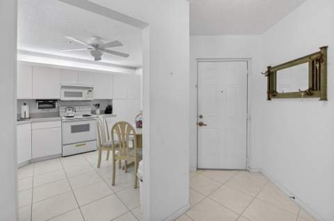 5153 Floria Drive #J, Boynton Beach FL - photo 6 of 73
