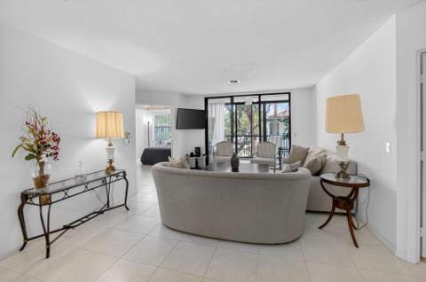 5153 Floria Drive #J, Boynton Beach FL - photo 9 of 73
