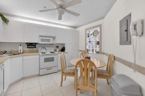 5153 Floria Drive #J, Boynton Beach FL - photo 13 of 73