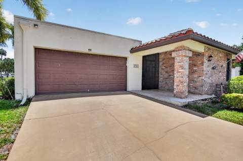 6790 Jardin Place, Boca Raton FL - photo 7 of 38