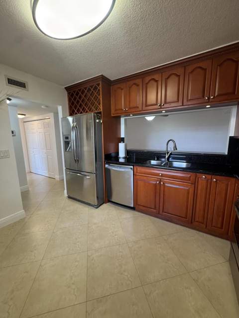 130 Lake Nancy Drive #101, West Palm Beach FL - photo 9 of 45