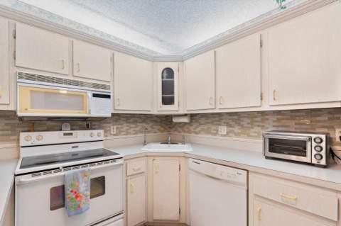 336 Pine Ridge Circle #B-1, Greenacres FL - photo 11 of 30
