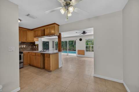 1540 NE 40th Street, Oakland Park FL - photo 8 of 49