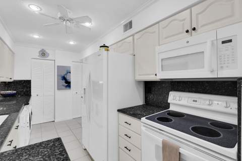 802 Summerwinds Lane, Jupiter FL - photo 13 of 33