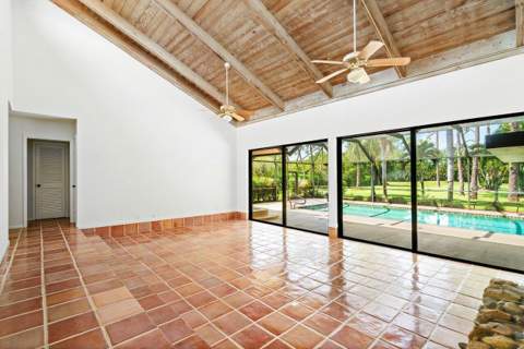 9405 Dundee Drive, Lake Worth FL - photo 9 of 41