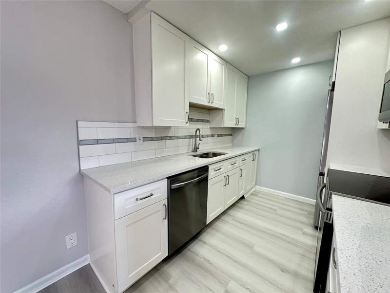 1 bedroom Condominium at 2048 Newport N, Century Village East, Deerfield Beach — photo 2