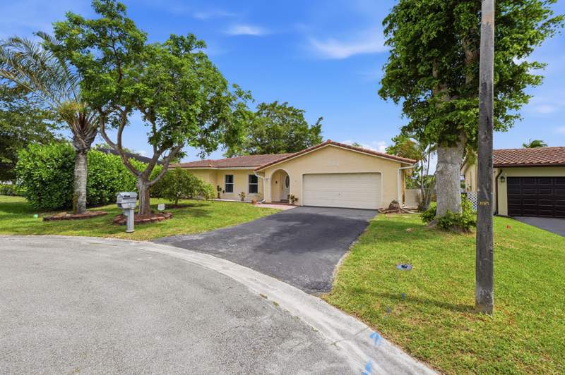 5 bedroom Single Family Residence at 11748 NW 28th Street, Coral Springs Country Club, Coral Springs — photo 4