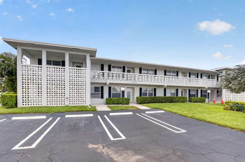 2 bedroom Condominium at 2401 Del Aire Boulevard #101, Pines Of Delray Condo, Delray Beach — photo 1