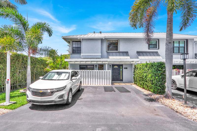2 bedroom Townhouse at 611 NE 12th Terrace #1, Lake Worth Mariner Vlg, Boynton Beach — photo 3