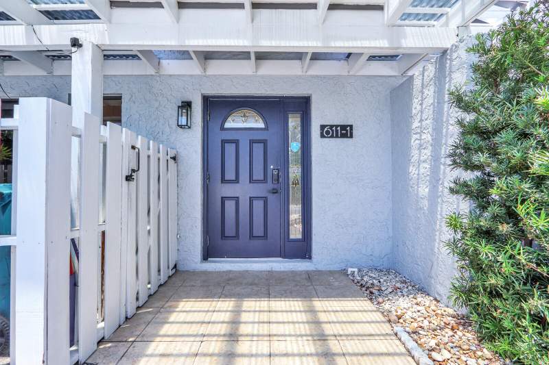 2 bedroom Townhouse at 611 NE 12th Terrace #1, Lake Worth Mariner Vlg, Boynton Beach — photo 2