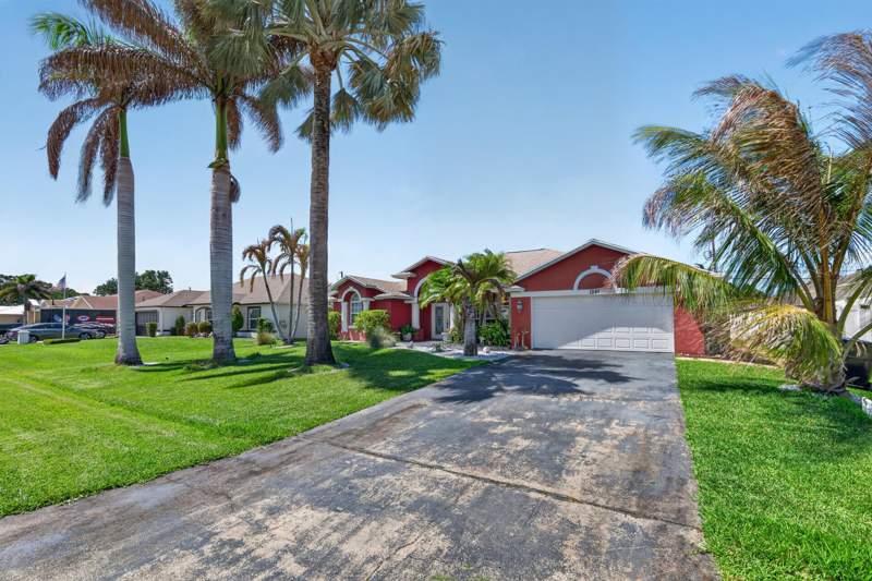 4 bedroom Single Family Residence at 1541 SW Underwood Avenue, Port St Lucie Section 31, Port St. Lucie — photo 2