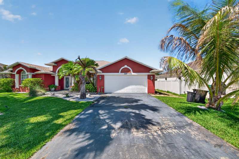 4 bedroom Single Family Residence at 1541 SW Underwood Avenue, Port St Lucie Section 31, Port St. Lucie — photo 1