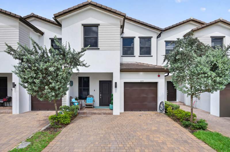 3 bedroom Townhouse at 223 SW 159th Terrace, Sunset Pines , Pembroke Pines — photo 2