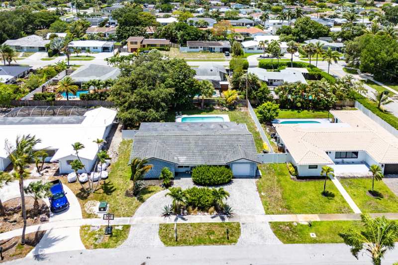 4 bedroom Single Family Residence at 581 NW 13th Drive, Country Club Village, Boca Raton — photo 1