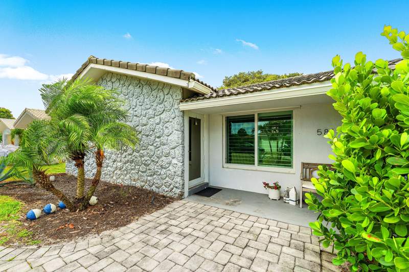 4 bedroom Single Family Residence at 581 NW 13th Drive, Country Club Village, Boca Raton — photo 5