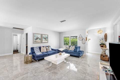 581 NW 13th Drive, Boca Raton FL - photo 6 of 39