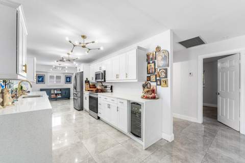 581 NW 13th Drive, Boca Raton FL - photo 8 of 39