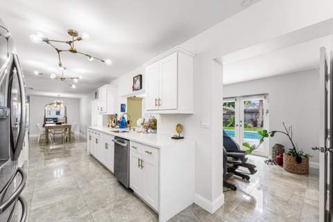 581 NW 13th Drive, Boca Raton FL - photo 11 of 39