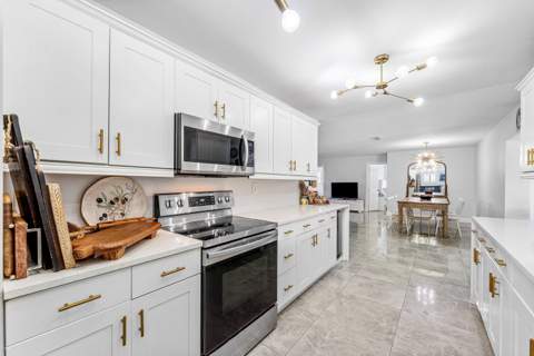581 NW 13th Drive, Boca Raton FL - photo 12 of 39