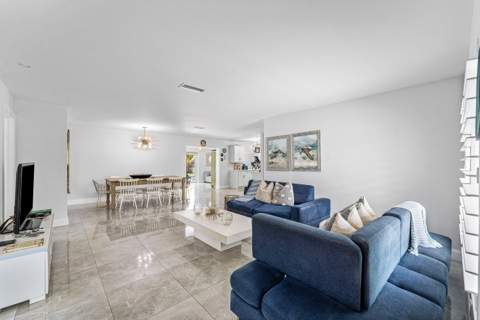 581 NW 13th Drive, Boca Raton FL - photo 13 of 39