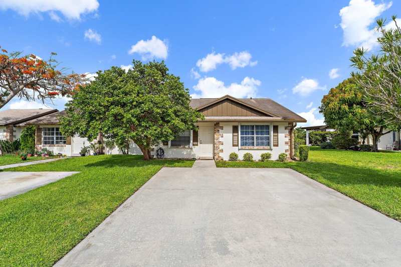 2 bedroom Townhouse at 109 Doe Trail, Indian Creek Ph Iii-B, Jupiter — photo 1