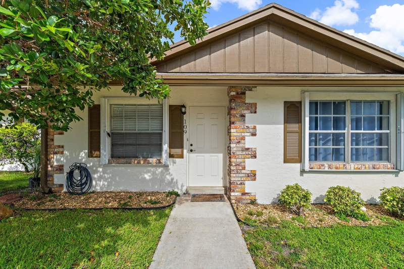 2 bedroom Townhouse at 109 Doe Trail, Indian Creek Ph Iii-B, Jupiter — photo 3