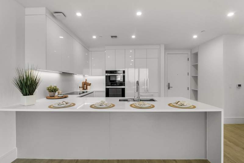 2 bedroom Condominium at 220 Lake Shore Drive #815, Nautilus 220 Condo, Lake Park — photo 4