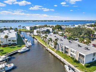 2 bedroom Condominium at 1950 SW Palm City Road #9102, Circle Bay Yacht Club Condo, Stuart — photo 4
