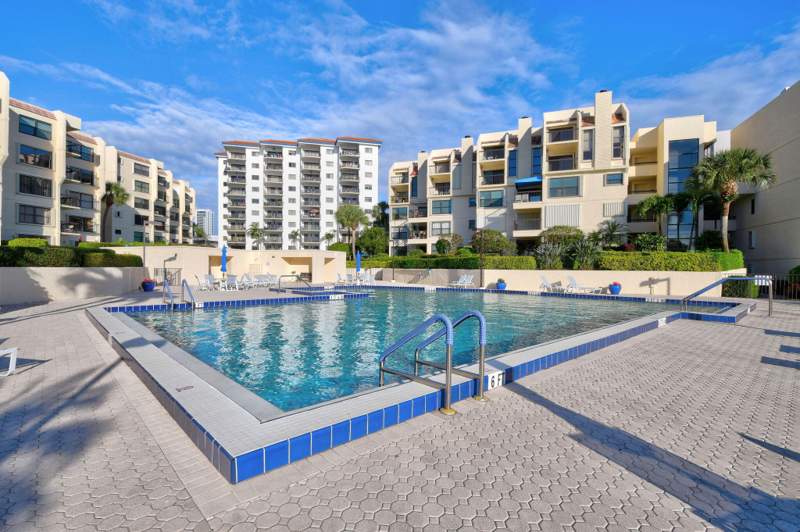 2 bedroom Condominium at 364 Golfview Road #506, Everglades Of North Palm Beach, North Palm Beach — photo 5