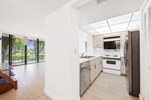 799 Jeffery Street #201, Boca Raton FL - photo 13 of 36